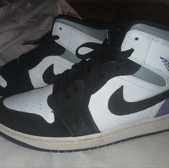 Air Jordan 1 MID SE - Picture 2 of 5